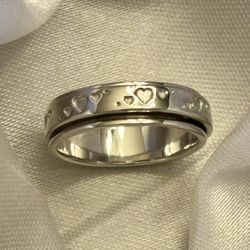 Brand New Sterling Silver Heart Spinner Ring (Size 6.0) (4.25 g)