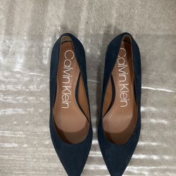 Ladies Blue Suede Low Heels Shoes, 10M, Office Or Daily Use 