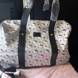 Hello Kitty Duffle Bag With Wheels 