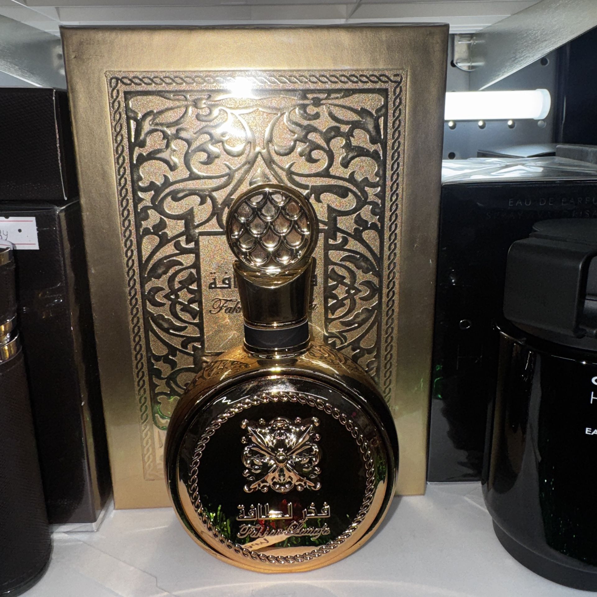 Perfumes Fakhar Gold Extrait - Long-Lasting Fragrance for Unisex - Floral, Amber, Woody - Eau de Parfum, 3.40 Ounce / 100 ml Perfumes Para Hombres