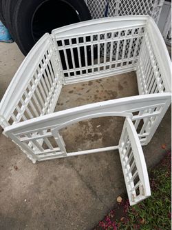 3’ x 3’ x 24” pet fence- Collapsible