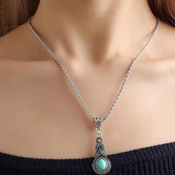 Woman's necklace