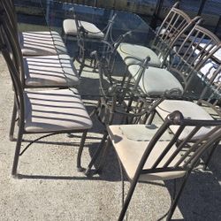 Beautiful 8 chair glass table
