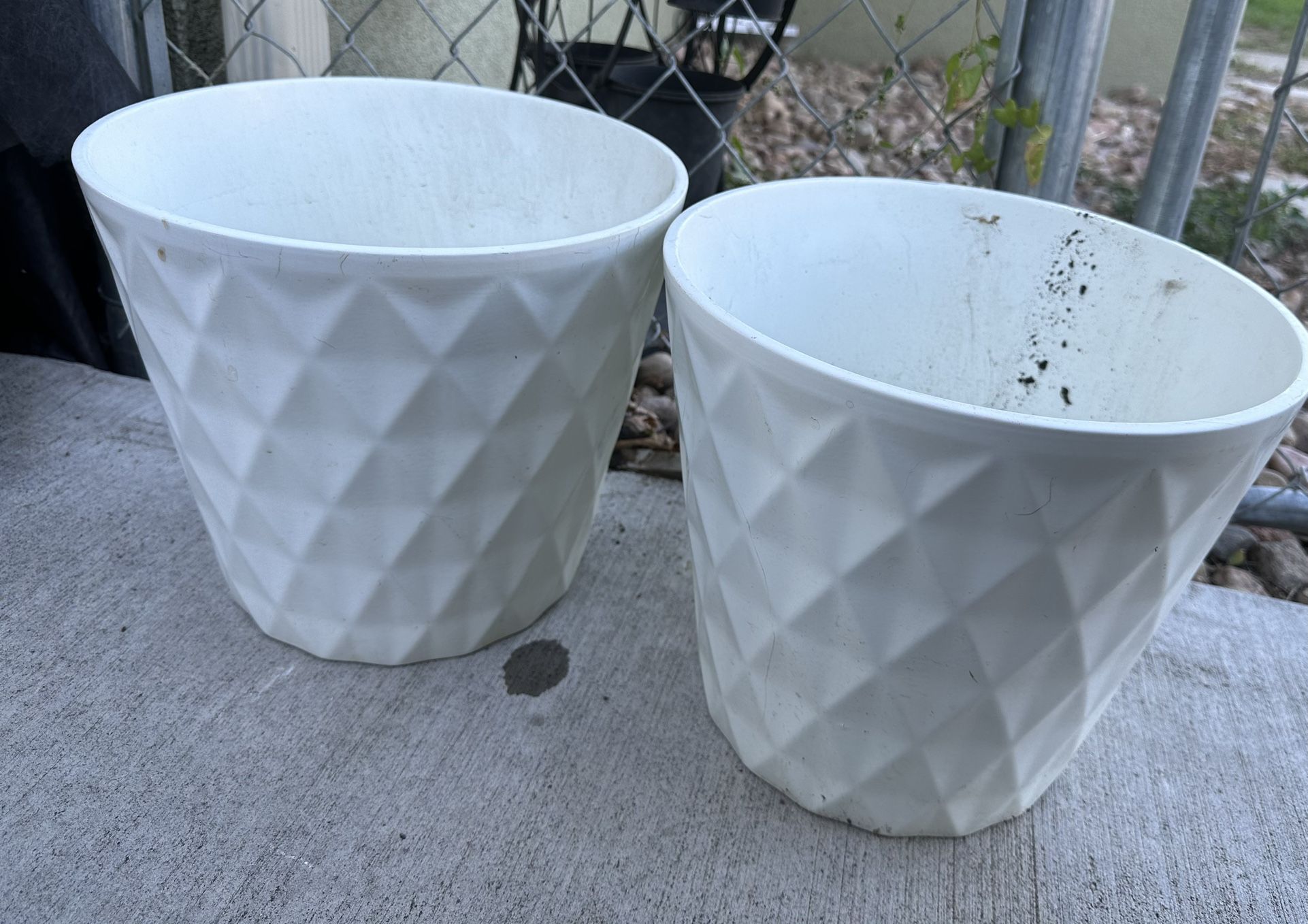Matching Flower Pots 