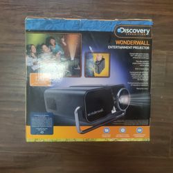 NIB Wonderwall Entertainment Projector 120" Screen
