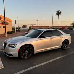 2019 Chrysler 300