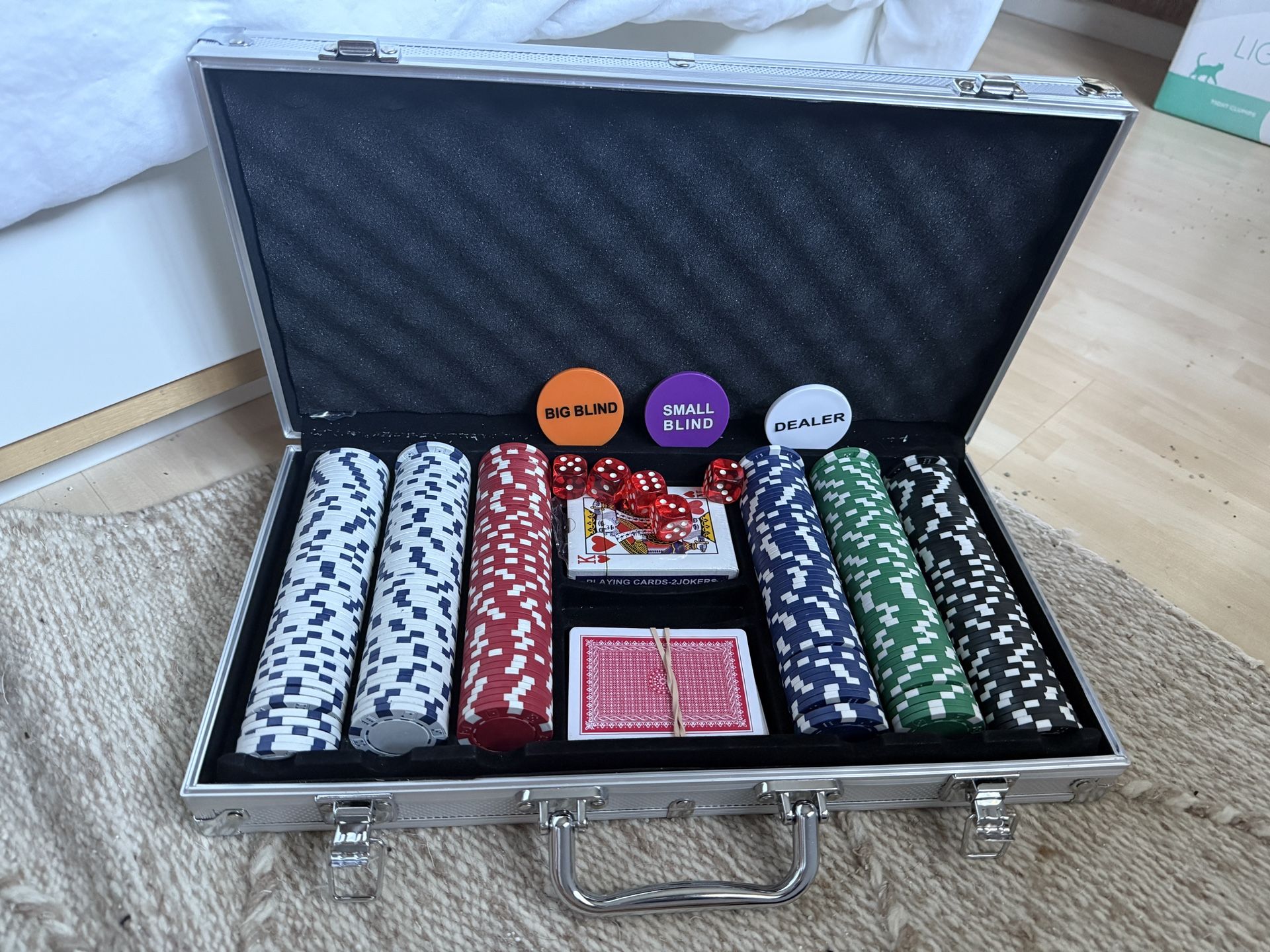 Poker Chip Set With Aluminum Case