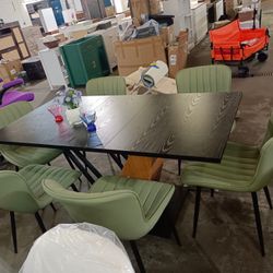 dining table and six chairs $450 Warehouse Address: 2745 Boone st  Columbia sc 29204 Behind DOLLAR TREE 【First Gate entrance with Mailbox Stand】  🛋 B