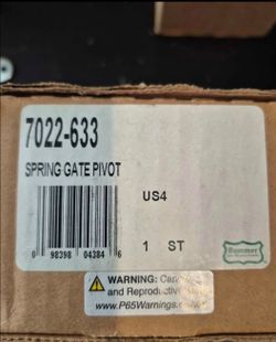 Bommer pivot hinge