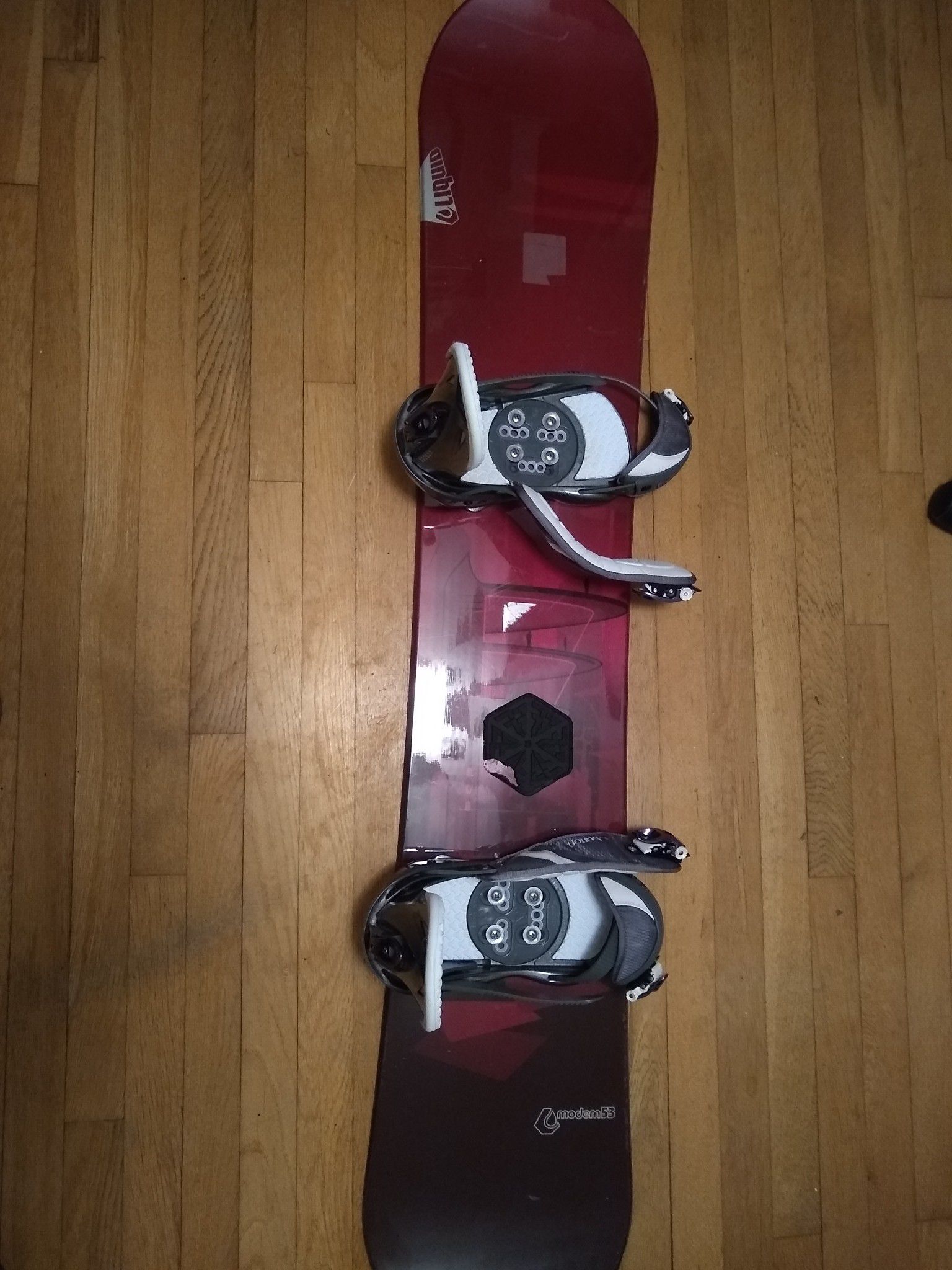 Liquid 53in Snowboard and Burton Bag