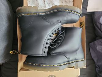 Dr. Martens Black Leather Lace-Up Boots 1460 Slip resistant