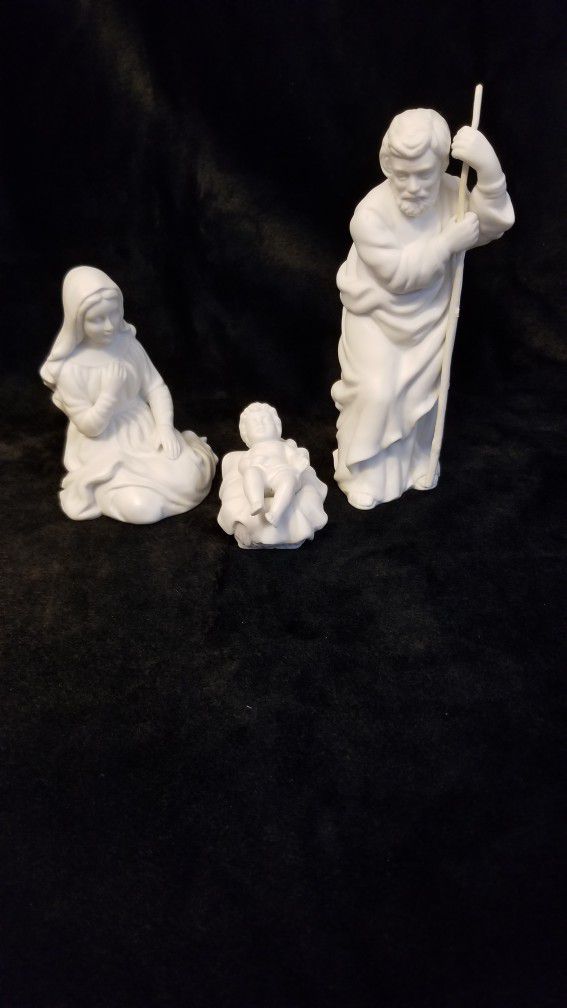 VTG 1981 Avon Holy Family Nativity 3 White Porcelain Figurines Box Not Included 