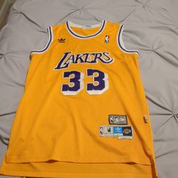 Kareem Abdul Jabaar 80s Throwback Jersey 