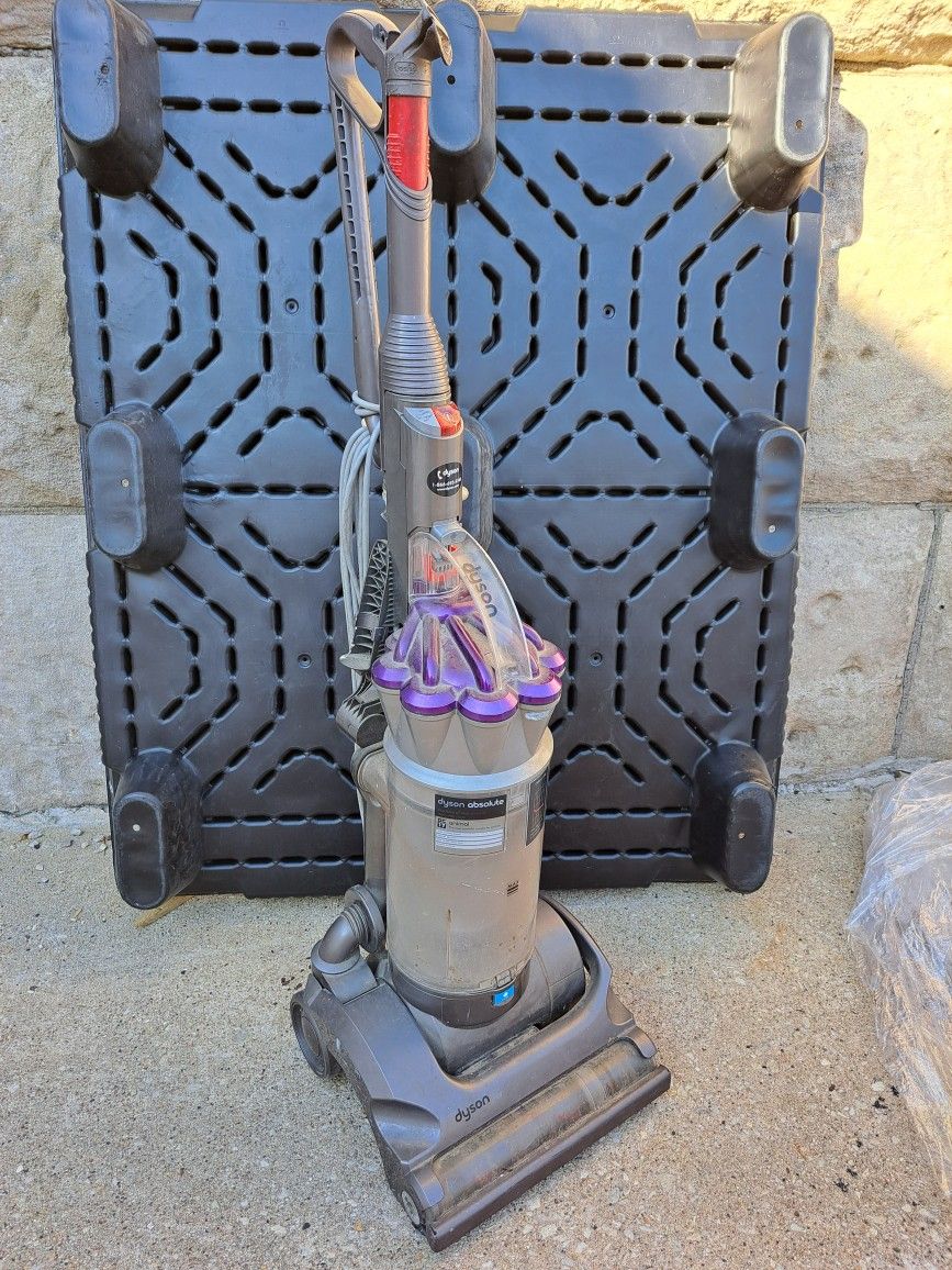DC17 Animal Dyson Vacuum