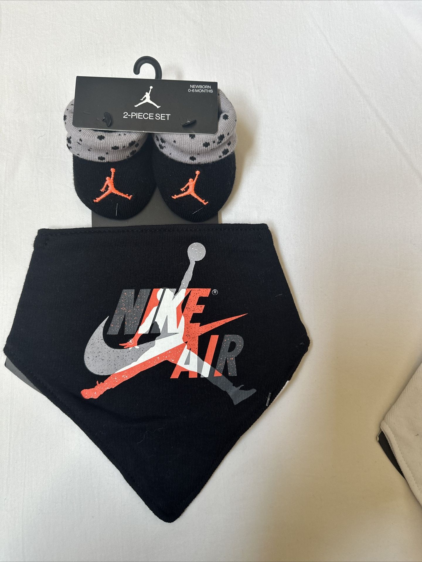 NIKE Baby Booties and Bandana Gift Set Newborn 0-6 months Air Jordan BLACK