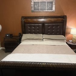 King Bedroom Set…(MAKE CASH OFFER)…Can Deliver 