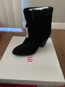 NEW!!! Women’s Boot Size 9