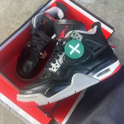 Air Jordan 4 Retro Size 4y