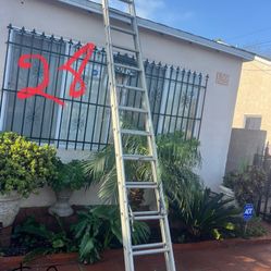 Excellent condition 28 feet And More Sizes Available Aluminum Extension, Ladders