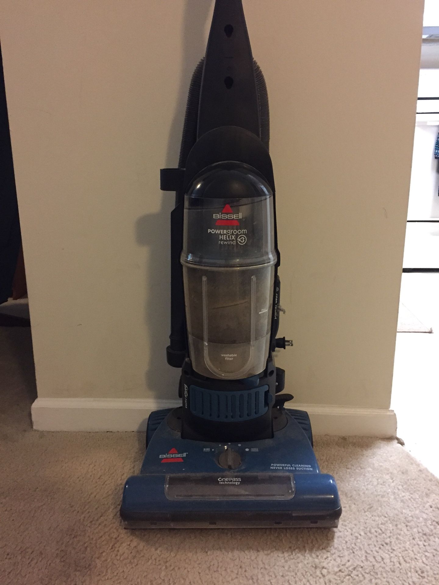 Bissell Powergroom Helix Vacuum Cleaner
