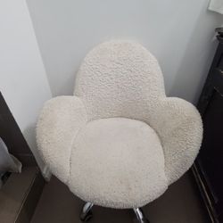 Chair White Faux Wool With Wheels 