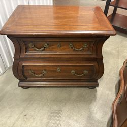 Henredon Side Table Bombe Chest