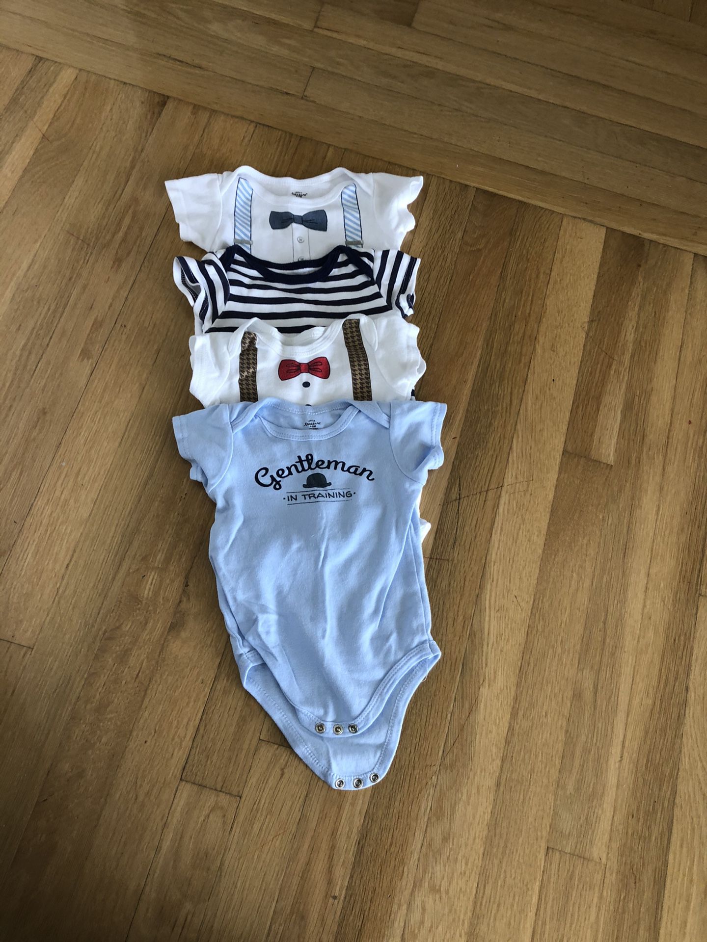Baby boys outfits size 3-6m