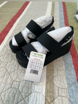 Crocs: Brooklyn  Low Wedge, size U.S. w5
