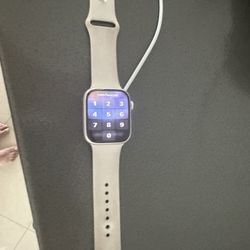 apple watch 8 in good condition 