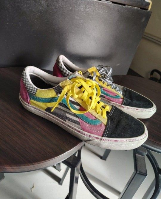 Men's Vans Shoes And Great Condition Size 10 - $12