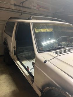 Jeep Cherokee Xj parts and 5speed parts 84-01