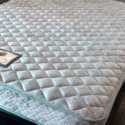 USED QUEEN SIZE STEARN FOSTER MATTRESS ONLY 