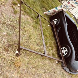 😍🥰😍$$75 each!!!- Queen size Hollywood bed frame. Very sturdy!!! I have two available right now may good morning have more soon. Pick up is in Yakim