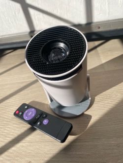 Used —HY300 Pro Mini Projector 1080p Support