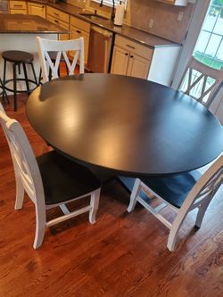 Table 60 Round Wood Black And White