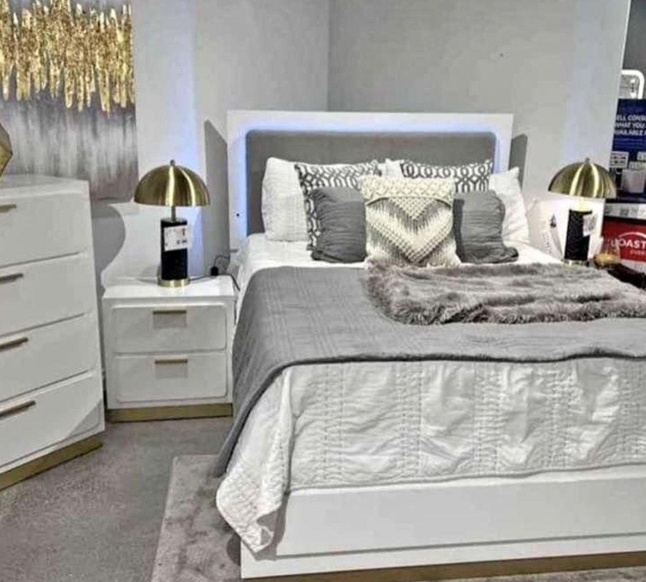 3 pieces bedroom set white In Box