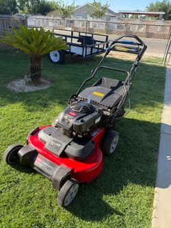 Toro TimeMaster 30-in Gas Self-propelled Lawn Mower with 223-cc Briggs and Stratton Engine
