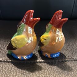Toucan Peach Luster Vintage Salt & Pepper Marked Japan