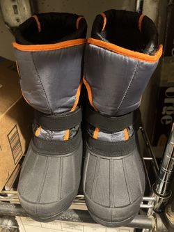 Boys Boots  Size 6
