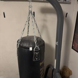 Everlast Punching Bag with stance 