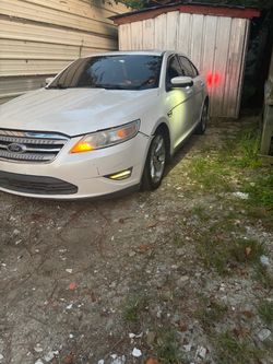 2011 Ford Taurus