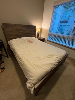Queen Ranier Panel Bed