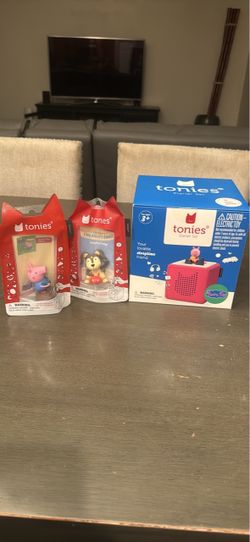 Tonies Starter Set Bundle with Two Tonies Figures