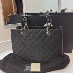 Authentic Chanel GST Excellent condition 