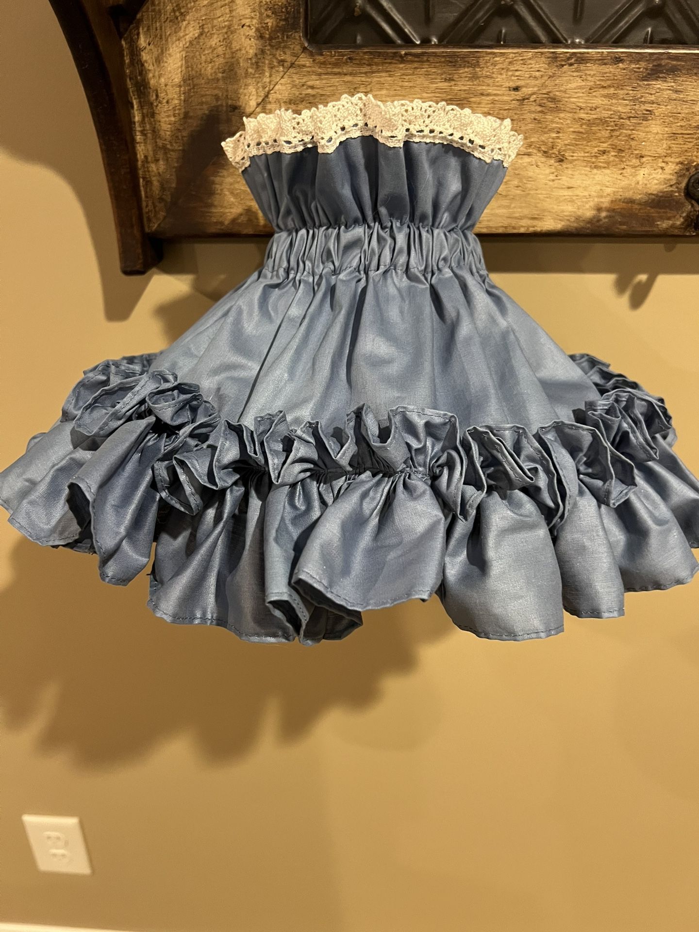 Vintage Ruffled Lampshade With Frame