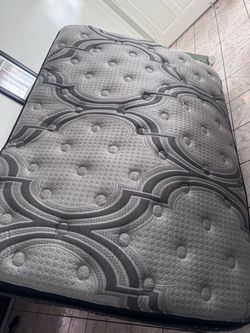 Queen size bed