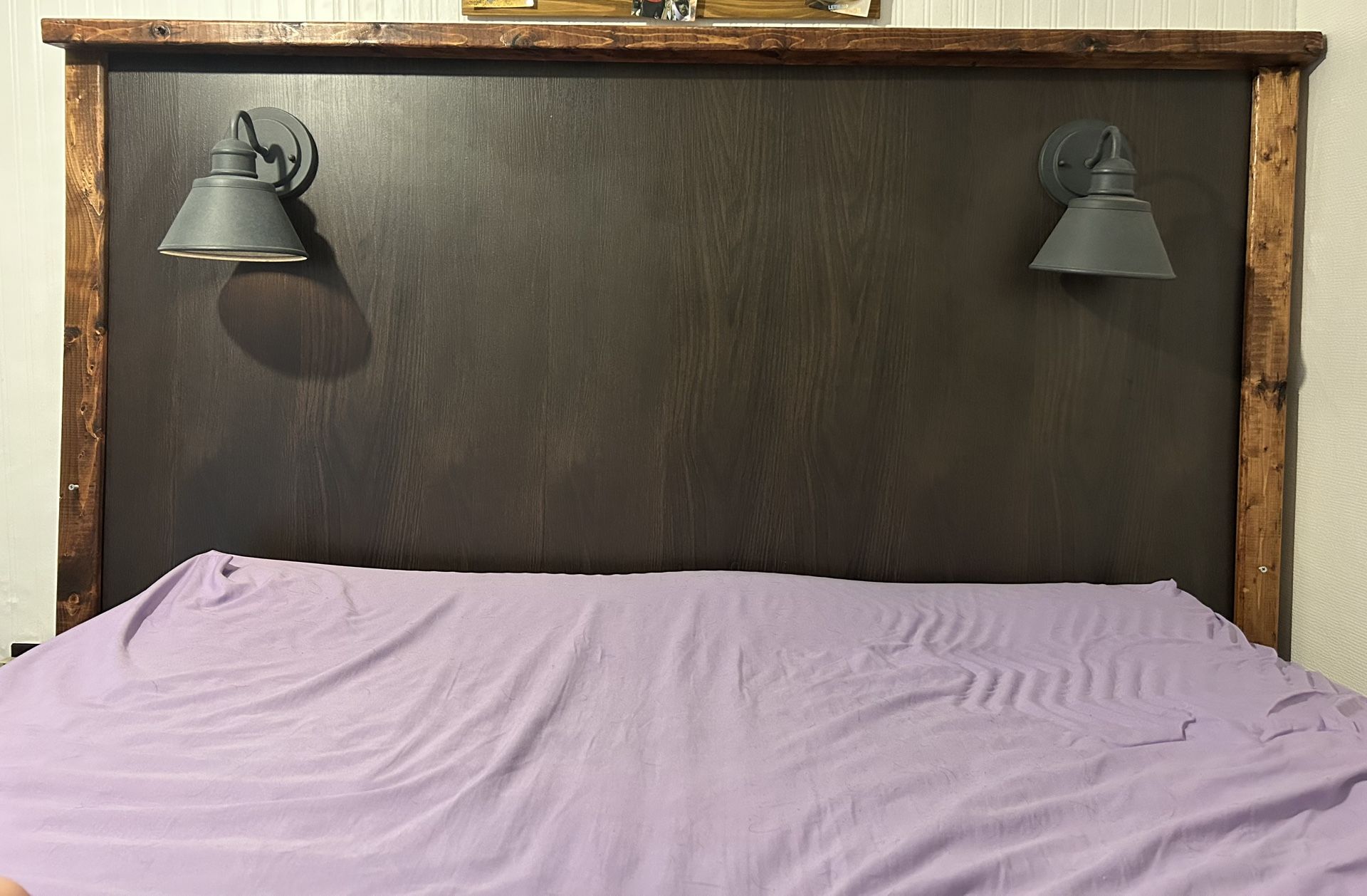 Queen wooden headboard With Lights And Outlets
