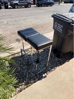 FREE STOOLS 2