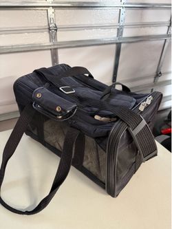 Pet carrier