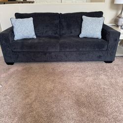 Great Condition Pull Out Bed /Couch 